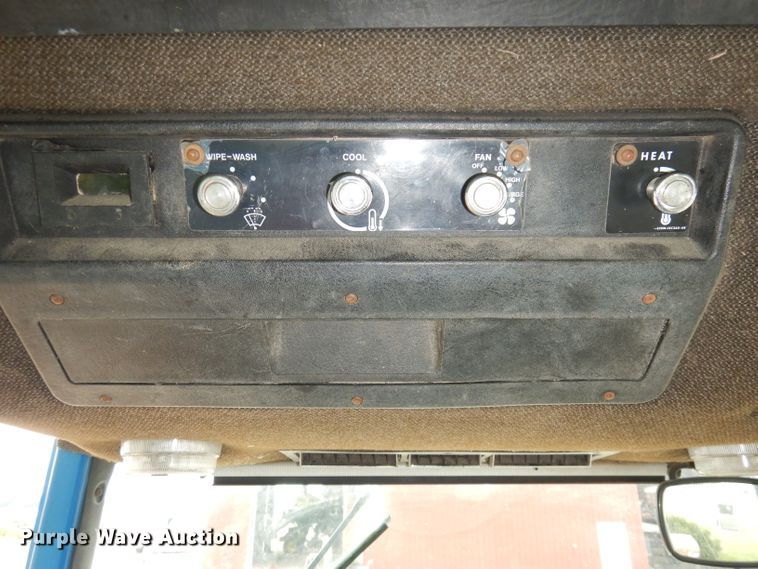 image for item DI6694 Ford 6610  tractor