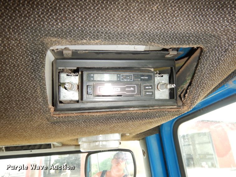 image for item DI6694 Ford 6610  tractor