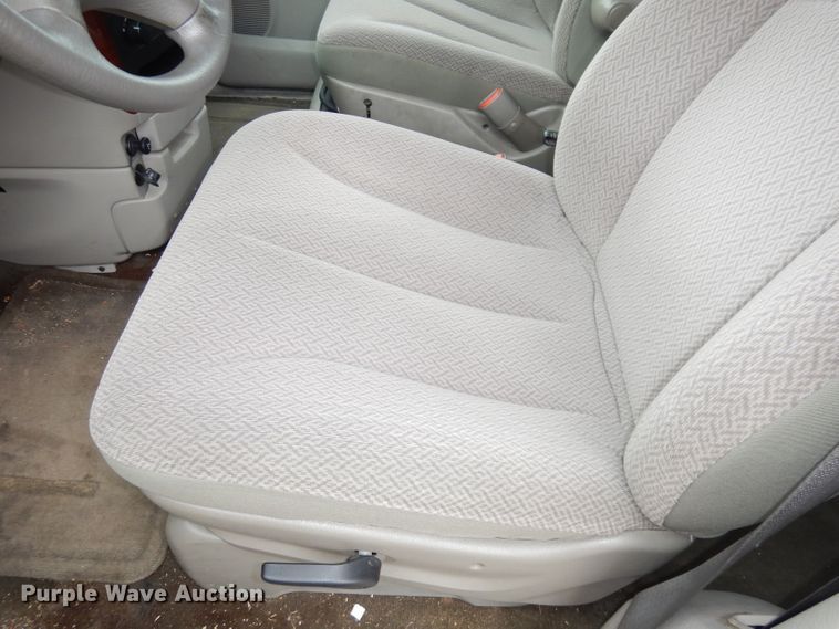 image for item DI6724 2007 Chrysler Town & Country  van