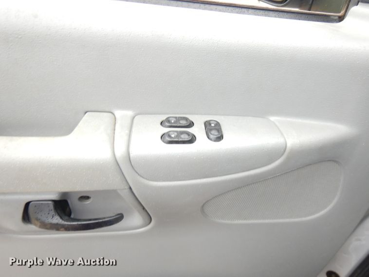 image for item DI6725 2006 Ford E150 XL  van