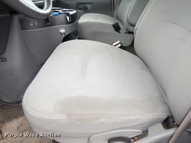 image for item DI6725 2006 Ford E150 XL  van