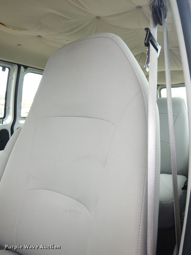 image for item DI6725 2006 Ford E150 XL  van