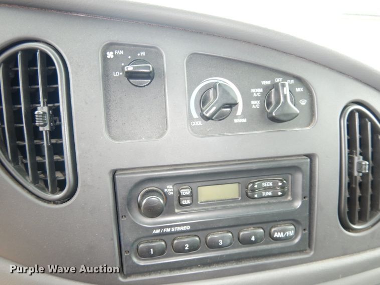 image for item DI6725 2006 Ford E150 XL  van