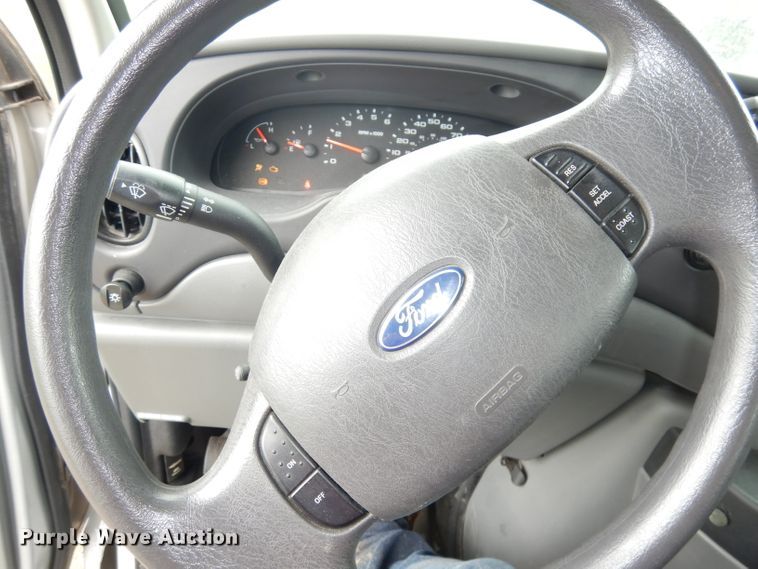 image for item DI6725 2006 Ford E150 XL  van