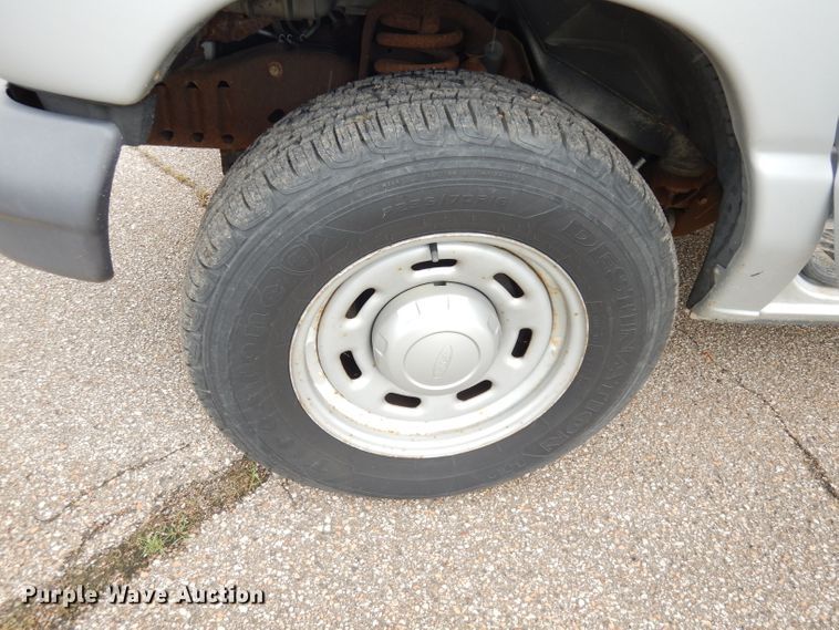 image for item DI6725 2006 Ford E150 XL  van