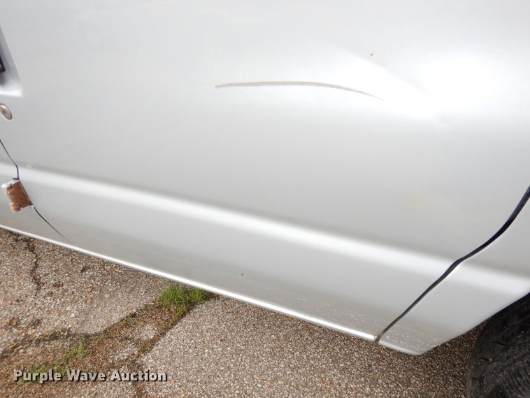 image for item DI6725 2006 Ford E150 XL  van