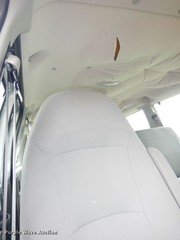 image for item DI6725 2006 Ford E150 XL  van