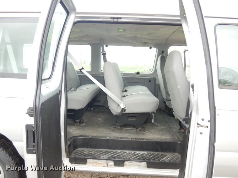 image for item DI6725 2006 Ford E150 XL  van