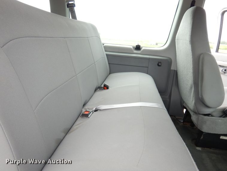 image for item DI6725 2006 Ford E150 XL  van