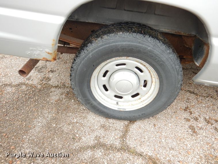 image for item DI6725 2006 Ford E150 XL  van