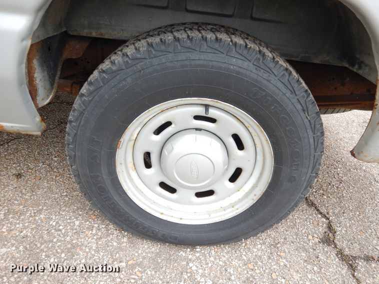 image for item DI6725 2006 Ford E150 XL  van