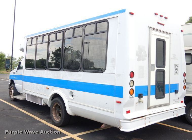 image for item DI6726 2008 Ford E450 Super Duty  shuttle bus