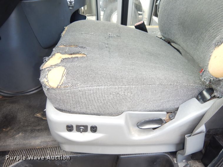 image for item DI6726 2008 Ford E450 Super Duty  shuttle bus