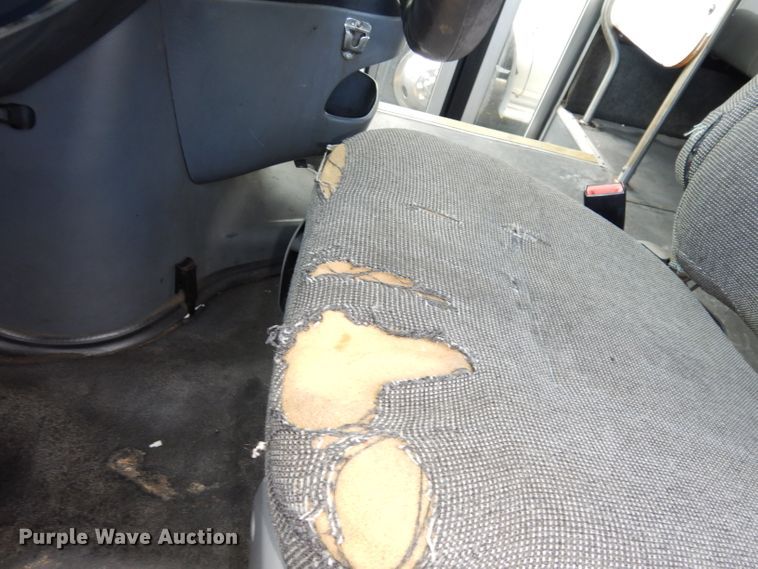 image for item DI6726 2008 Ford E450 Super Duty  shuttle bus