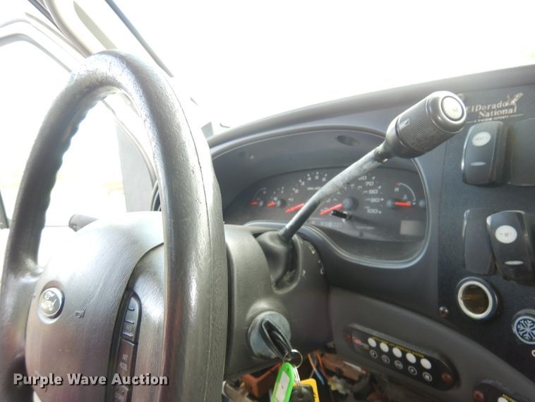 image for item DI6726 2008 Ford E450 Super Duty  shuttle bus