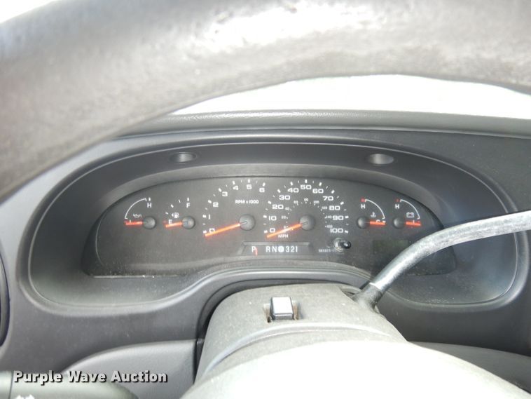 image for item DI6726 2008 Ford E450 Super Duty  shuttle bus