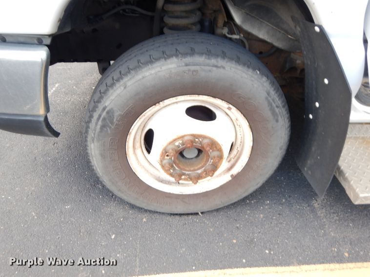 image for item DI6726 2008 Ford E450 Super Duty  shuttle bus