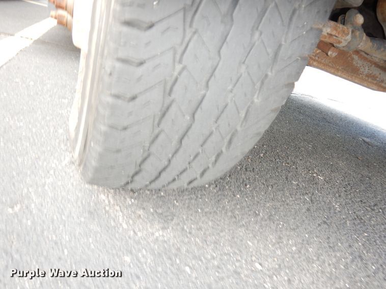 image for item DI6726 2008 Ford E450 Super Duty  shuttle bus