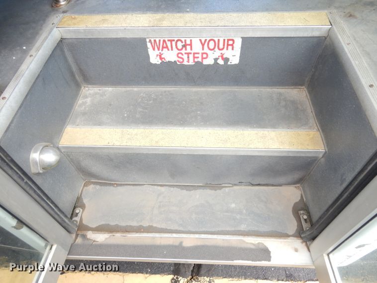 image for item DI6726 2008 Ford E450 Super Duty  shuttle bus