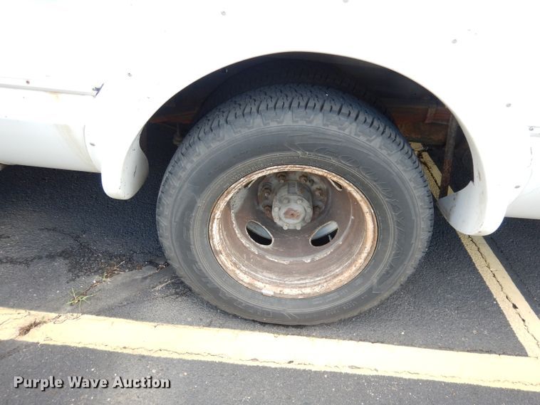 image for item DI6726 2008 Ford E450 Super Duty  shuttle bus