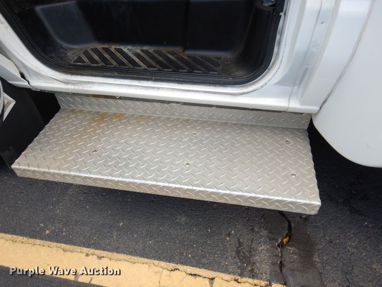 image for item DI6726 2008 Ford E450 Super Duty  shuttle bus