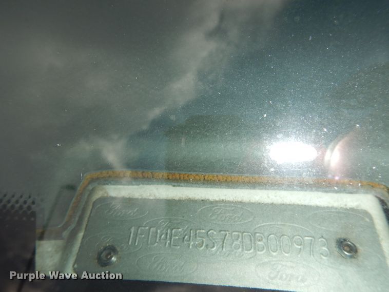 image for item DI6726 2008 Ford E450 Super Duty  shuttle bus