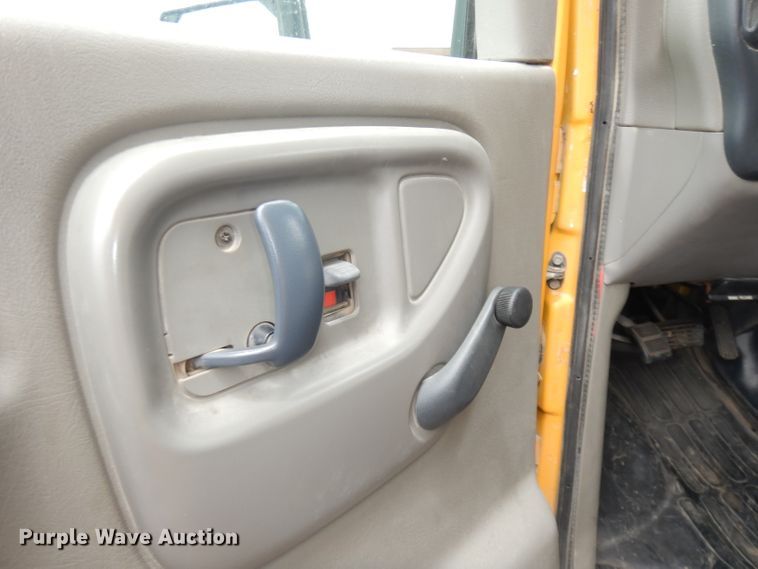 image for item DI6731 2000 Chevrolet Express 3500 Cargo  school bus