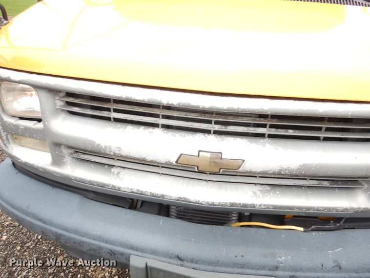 image for item DI6731 2000 Chevrolet Express 3500 Cargo  school bus