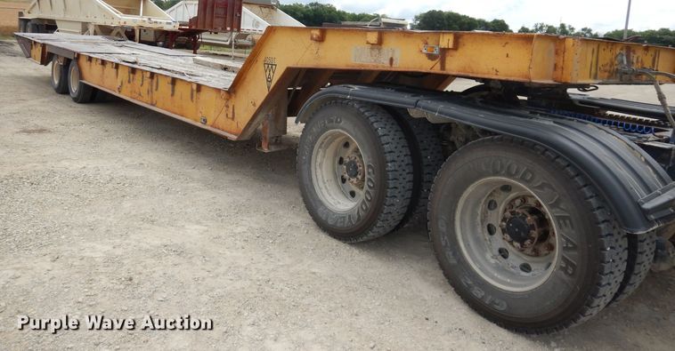 image for item DI6732 1977 Muv-All 4050T  drop deck equipment trailer