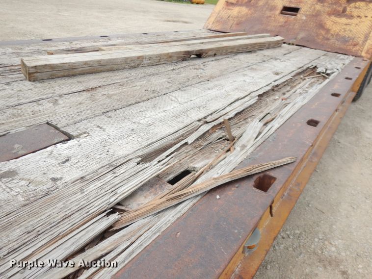 image for item DI6732 1977 Muv-All 4050T  drop deck equipment trailer