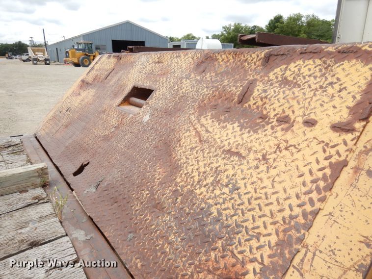 image for item DI6732 1977 Muv-All 4050T  drop deck equipment trailer