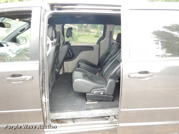 image for item DI6737 2017 Dodge Grand Caravan SXT  van