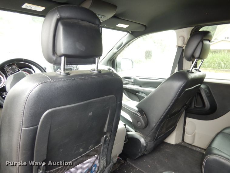 image for item DI6737 2017 Dodge Grand Caravan SXT  van