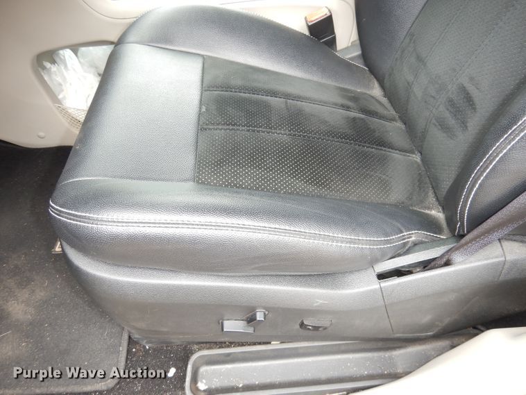 image for item DI6737 2017 Dodge Grand Caravan SXT  van