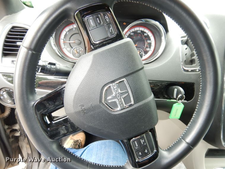 image for item DI6737 2017 Dodge Grand Caravan SXT  van