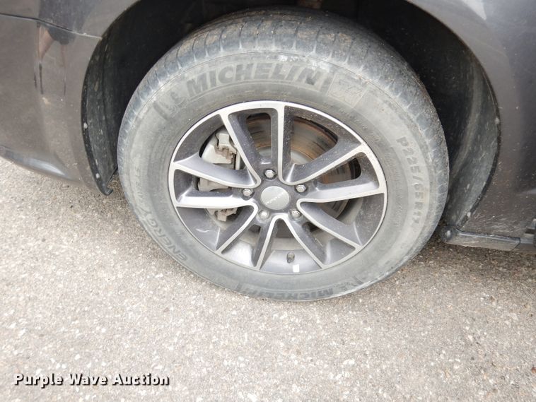 image for item DI6737 2017 Dodge Grand Caravan SXT  van