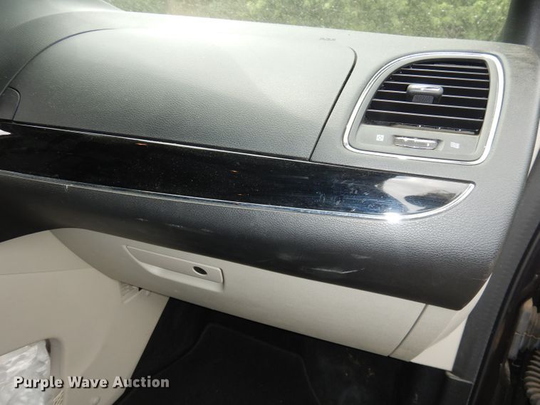 image for item DI6737 2017 Dodge Grand Caravan SXT  van