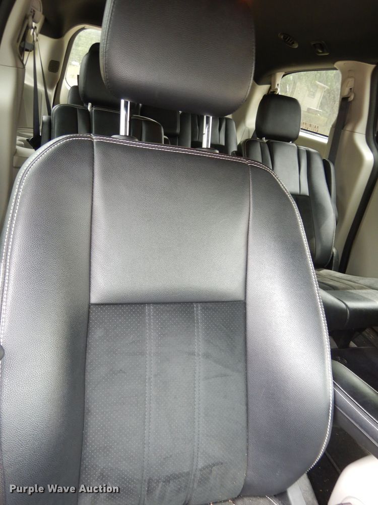 image for item DI6737 2017 Dodge Grand Caravan SXT  van