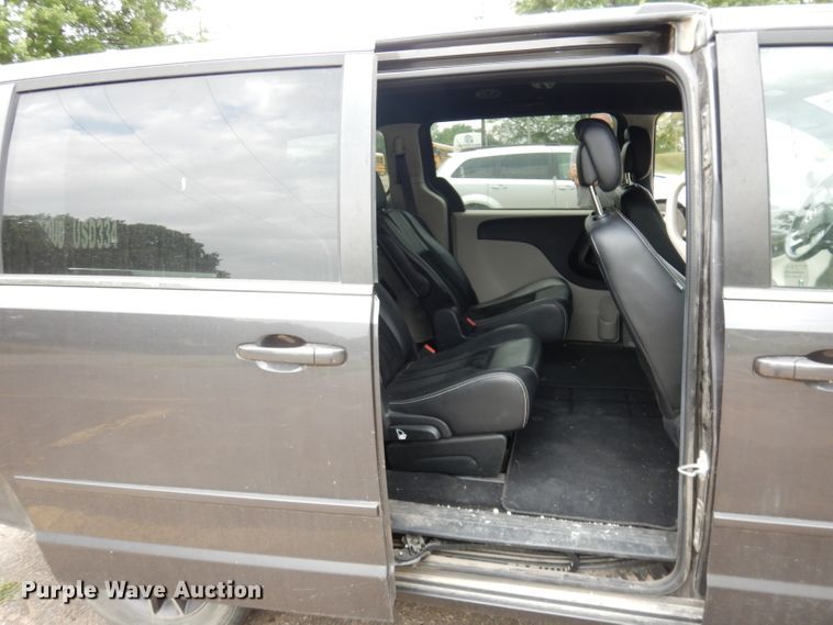 image for item DI6737 2017 Dodge Grand Caravan SXT  van