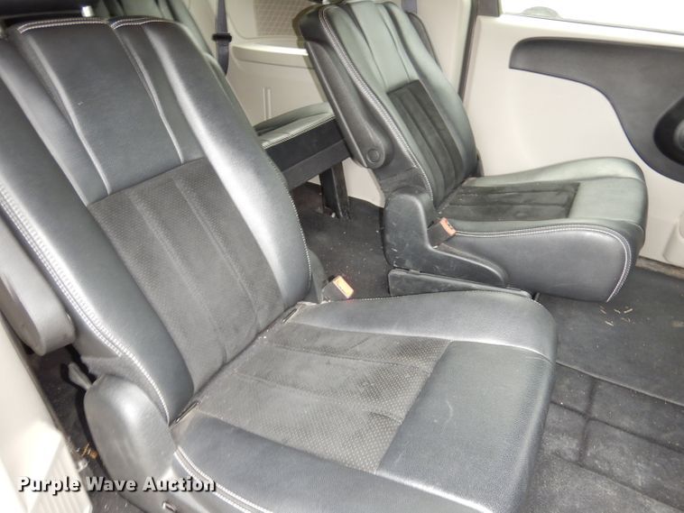 image for item DI6737 2017 Dodge Grand Caravan SXT  van