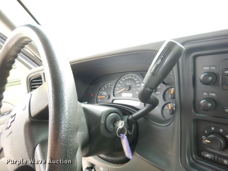 image for item DI6743 2005 Chevrolet Suburban  SUV