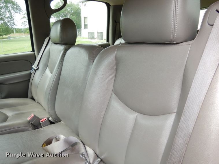 image for item DI6743 2005 Chevrolet Suburban  SUV