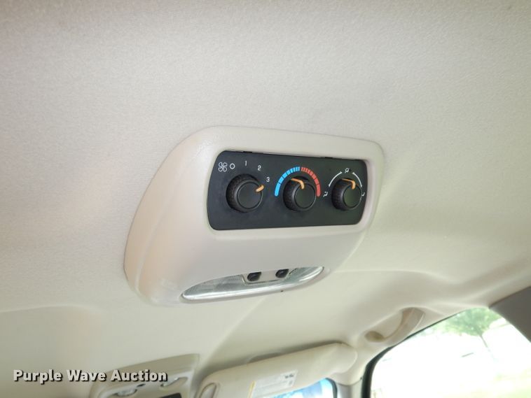 image for item DI6743 2005 Chevrolet Suburban  SUV