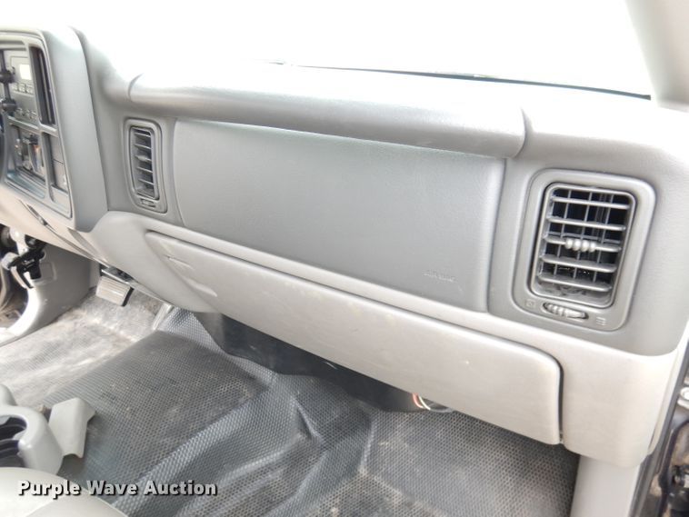 image for item DI6743 2005 Chevrolet Suburban  SUV