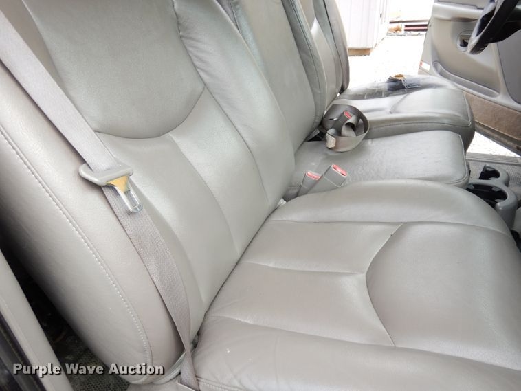 image for item DI6743 2005 Chevrolet Suburban  SUV