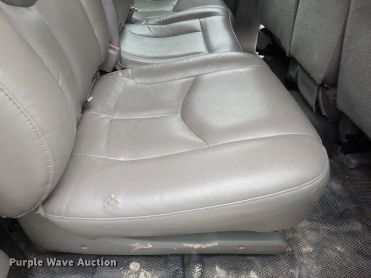 image for item DI6743 2005 Chevrolet Suburban  SUV