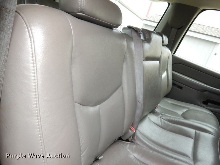 image for item DI6743 2005 Chevrolet Suburban  SUV