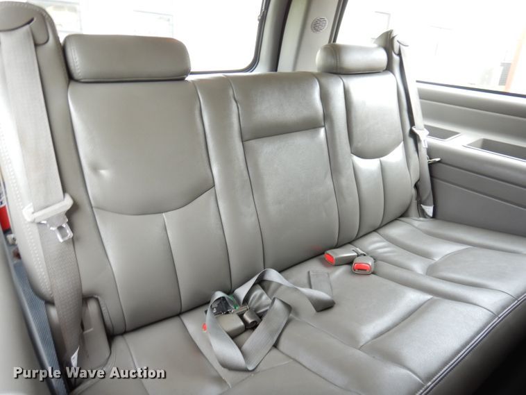 image for item DI6743 2005 Chevrolet Suburban  SUV