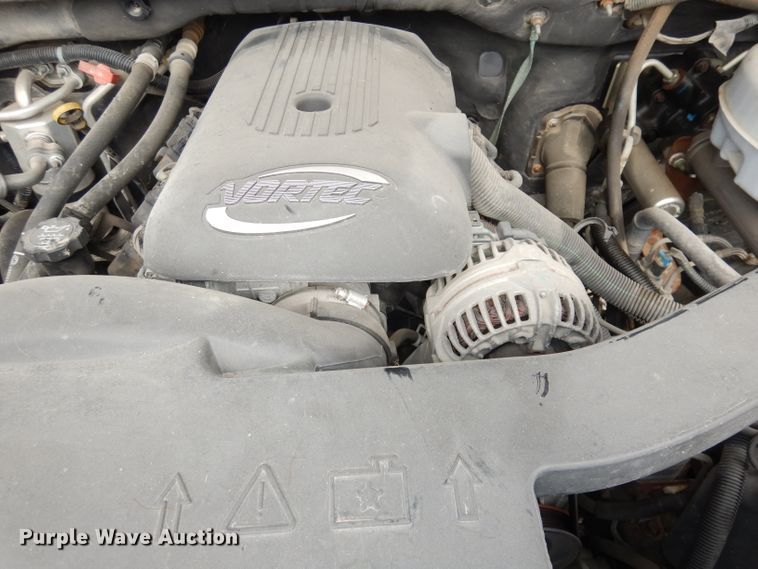 image for item DI6743 2005 Chevrolet Suburban  SUV