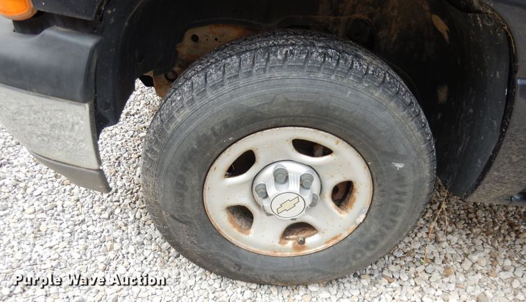 image for item DI6743 2005 Chevrolet Suburban  SUV